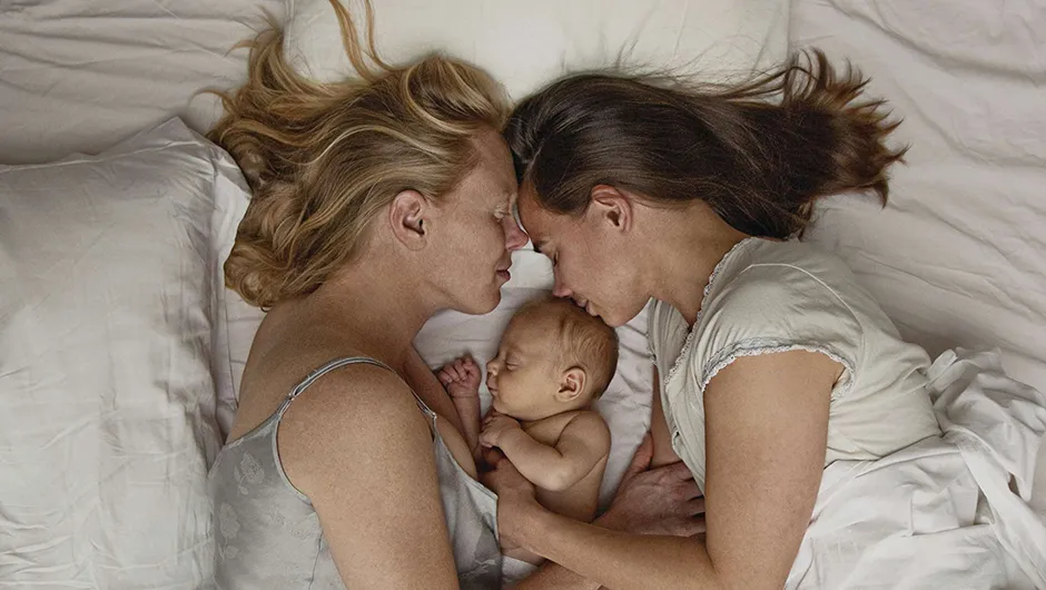 女女生孩子 女同代孕