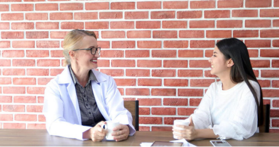 如何选择代孕机构：需要考虑的关键因素有哪些?