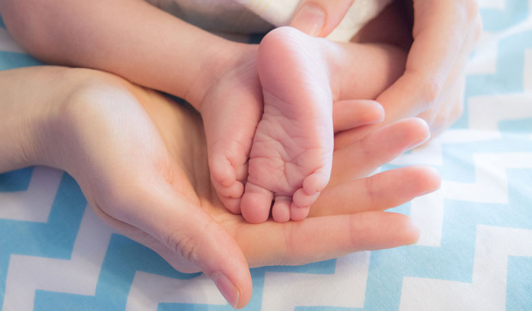 代孕操作全流程解析：从咨询到分娩的步骤指南